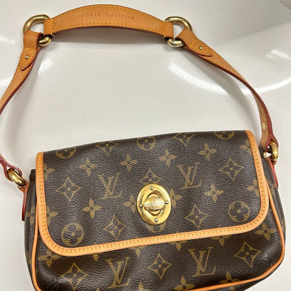 Louis Vuitton Monogram Canvas Shoulder Bag